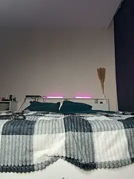 Lovynna - 2-3 fingers pussy