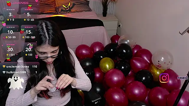 LenaRoses - show pussy+oil body