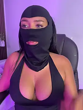 Mia_roose_02