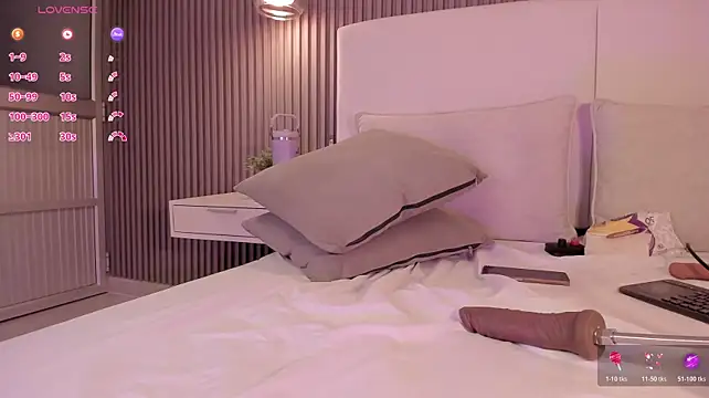 Annie_clarkson - get fully naked + deepthroat