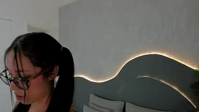 AriaLuxx - 🍑Doggy + Spanks🍑