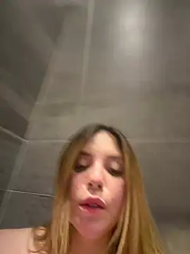Alirawrz - Fun tease me in gym 100% real public