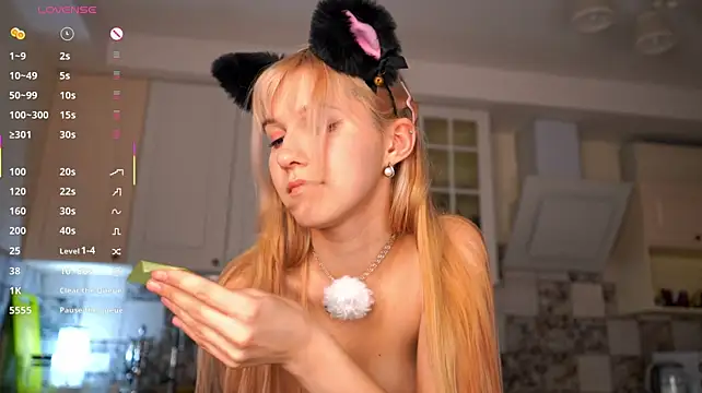 BelleTrovato - oiled spanks my butt