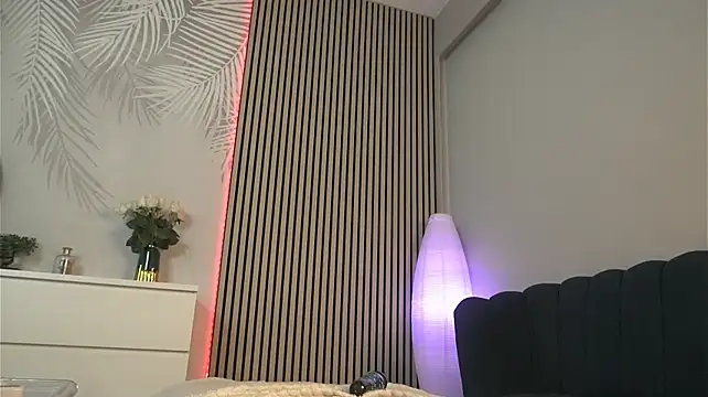 ZaraFuckDoll - A wet pussy is happy pussy💦