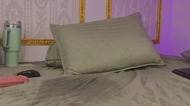 IbethMoon - Put 4 fingers inside my ass