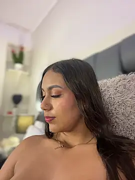 MiilaBlake - DOGGY STYLE FINGERING REALLY DEEP