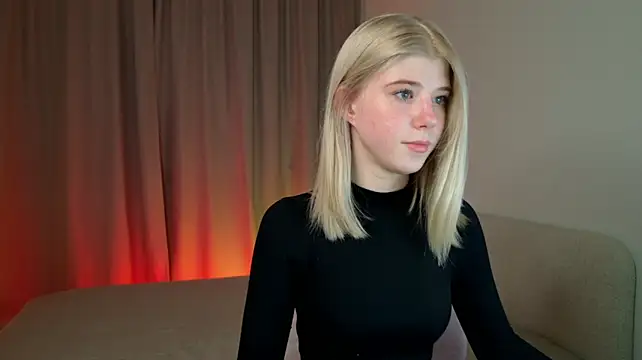 Bella_amory - big dildo in anal 5 cm