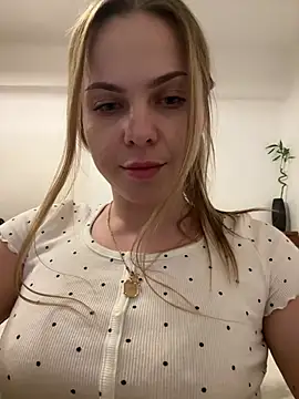 VicksyWoods - Without my t-shirt!