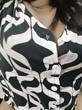 Beauty_Queen_Soniya - Show big sexy boobs