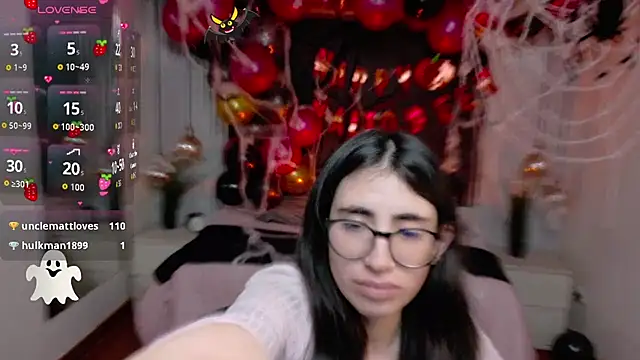 LenaRoses - show pussy+oil body