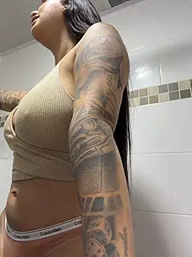 Hannahoff - Bounce ass in toilet oficce