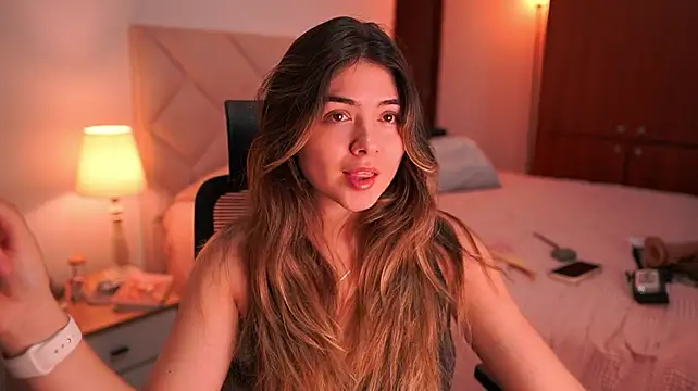 Lau_Bee - show boobs and play with them