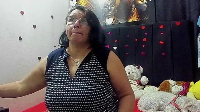 Evaaross_2345 - my toy in the clitoris
