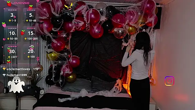 LenaRoses - show pussy+oil body