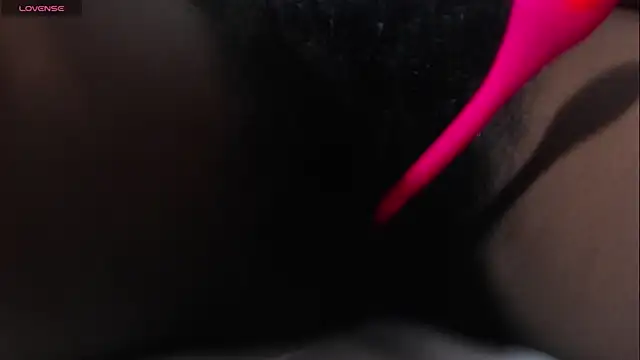 ItsVenuss - 2 fingers in my ass