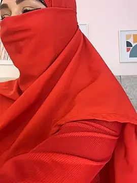Fatiima_ - Show tits + pinch nipples 🔥🍒