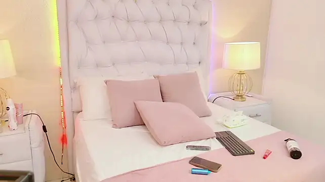 LexiSmile - Doggy & spread ass x2 min 😏