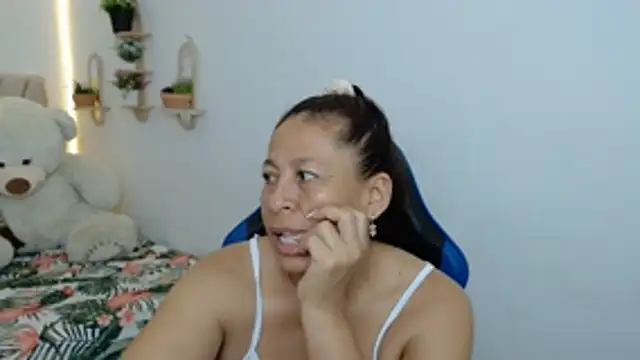 Mature_martina - Wish me a happy birthday