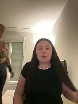 Angela80 - Complètement nue