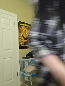 AmethystFoxx - Strip dance (get naked)