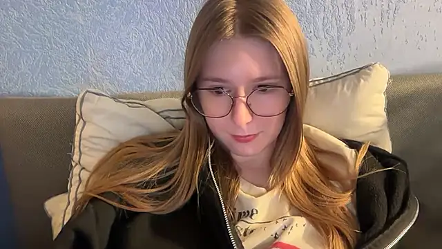 Thepretiestgirlhere