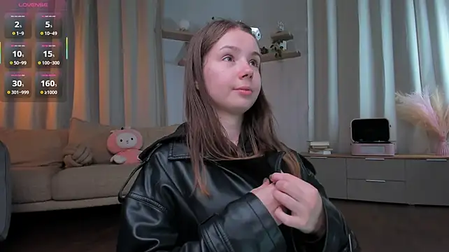 DominikaElis - The kitty wants something inside.