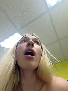 Lia-see-ya - Doggy with shorts on knees | WC public😰
