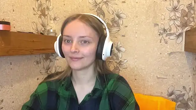 EmyMiu - show tongue