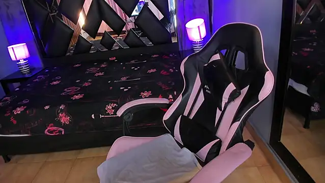 Linda4Petite