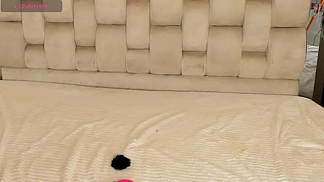 Victoria_hokings - Bounce that ass and spank hard🍑