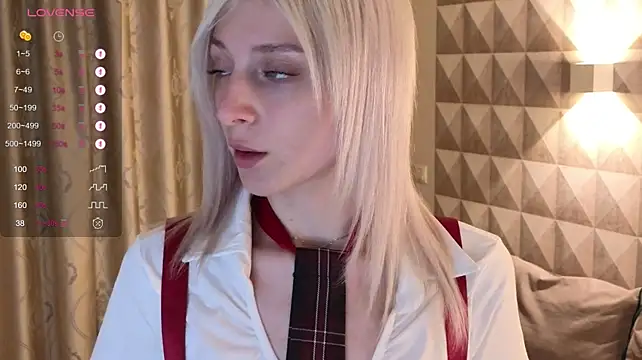 HarleeMcIntosh - pinch my nipples ♥