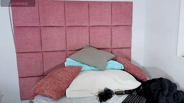 Meganisperfect69 - PLAY PUSSY