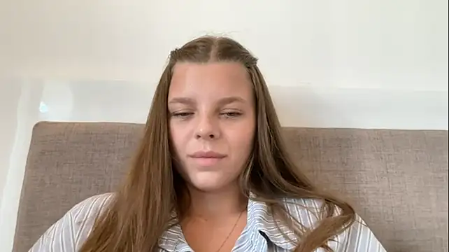 AmieLendor - Video fucking my pussy with dildo in PM