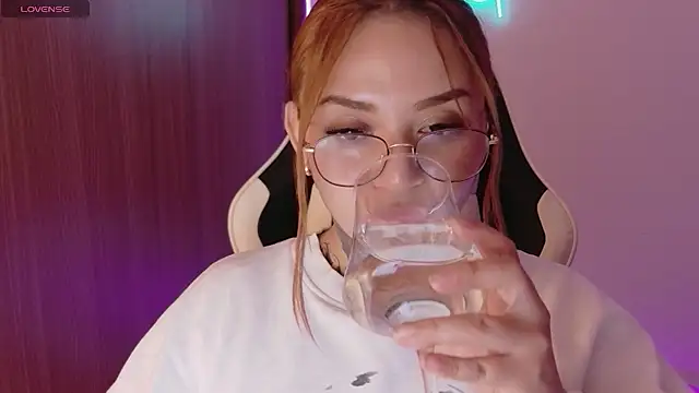 Kim_blake - Fake cum face and hair