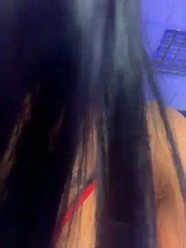 EmmaExoticaXXX - MAKE MY LEGS SHAKE