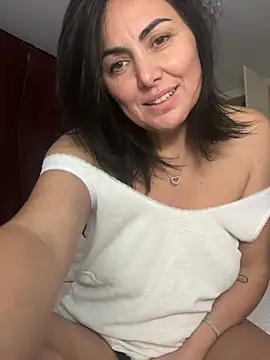 Emma_roqueen - Single Queen looking a faithful slave