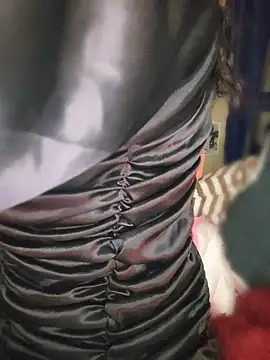 Mishti_doi - pussy fingering public 2 mins