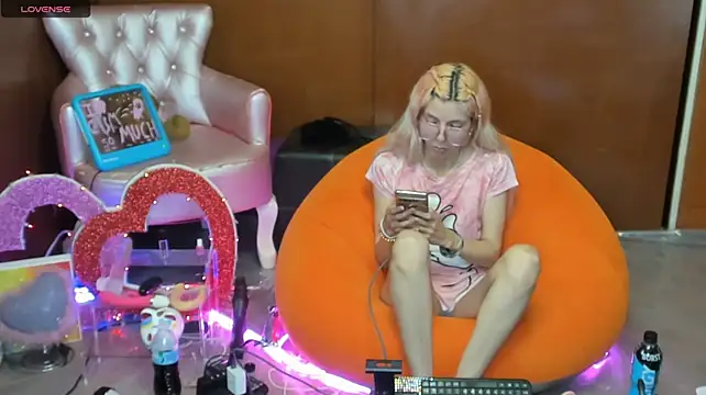 Skinygirl - nude play pussy