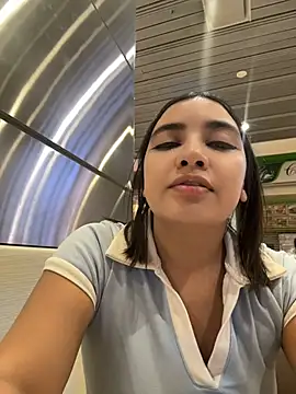 Honeyboo_ - I suck my friend's boobs
