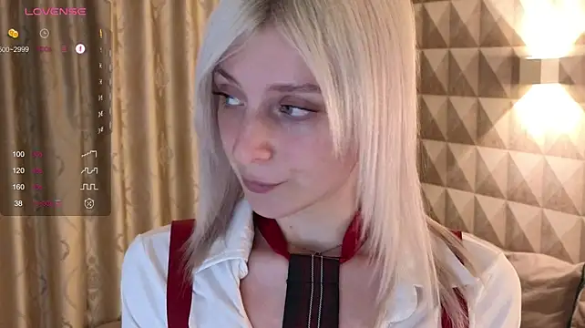 HarleeMcIntosh - pinch my nipples ♥