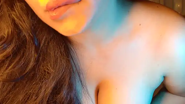 LaurenWink - nude back tease 5 mins ctrl