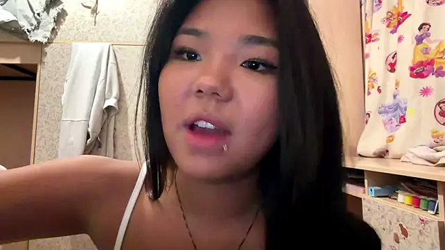 JohannaMickiewicz - Squeeze my juicy ass