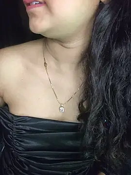Mishti_doi - pussy fingering public 2 mins
