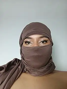 Samira_1 - Twerking up close