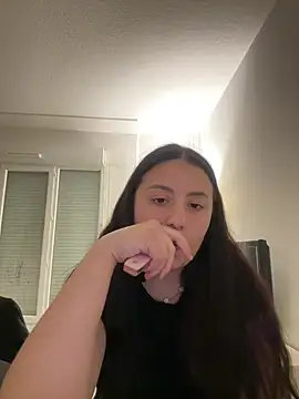 Angela80 - Complètement nue