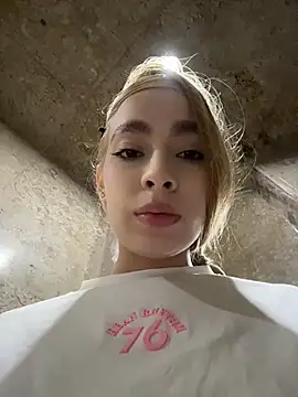 Isabella-gaviria - FUCK MY PUSSY IN MENS BATHROOM + CREAM🥵