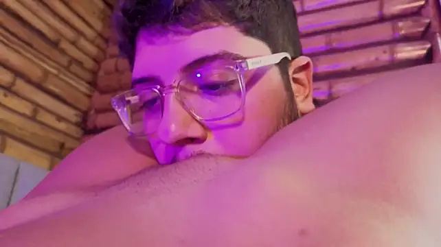 Chel_seth - Seth play with my tits