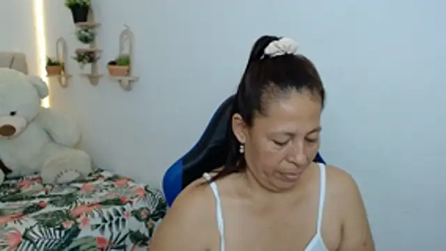 Mature_martina - Wish me a happy birthday