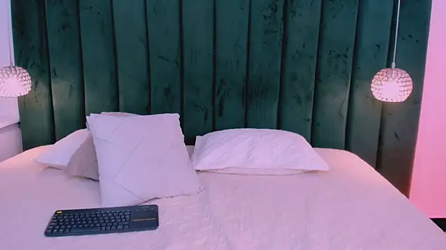 Raven_Luxx - 🌹 Feel my pussy wet