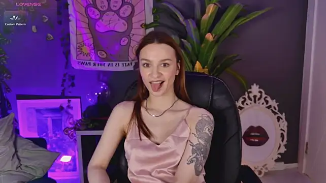 PollyMayer - Panties off & Flash pussy spread legs